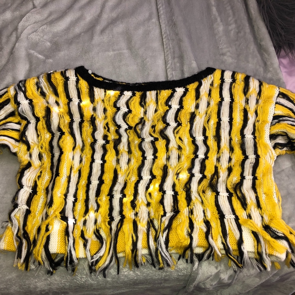 Nasty Gal - Fringe Sweater L